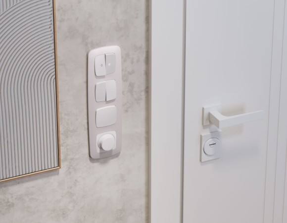 Комплект механизма 2-клавишного перекрестного выключателя Ambrella Volt 10A-250V OMEGA MO123030 Белый матовый QUANT (OP1230, VM125)