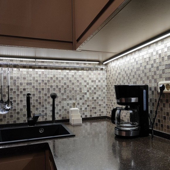 Мебельный светильник Volpe UL-00012400 ULI-Q951 6W/4000K IP20 BLACK