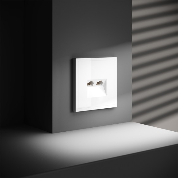 Розетка компьютерная двойная Voltum S70 VLS060201