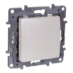 Переключатель промежуточный 1-клавишный, винтовые клеммы, 10AX, 250 В Legrand Etika Слоновая кость 672349