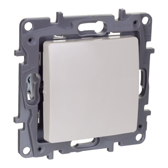 Переключатель промежуточный 1-клавишный, винтовые клеммы, 10AX, 250 В Legrand Etika Слоновая кость 672349