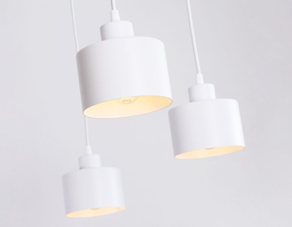 Подвесная люстра Ambrella Light Traditional TR8131