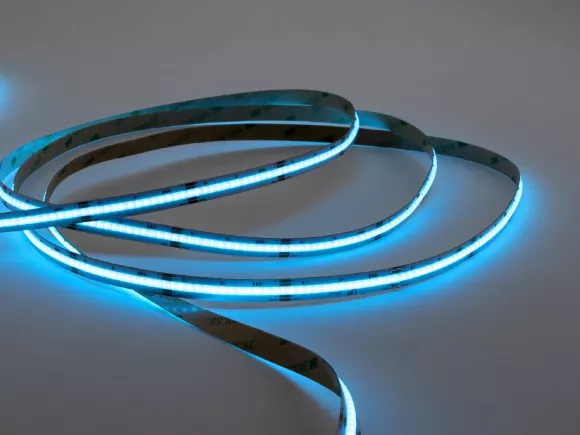 Светодиодная лента LEDS POWER СОВ 840/м (15Вт/м) 24В RGB 007328 Светодиодная лента LEDS POWER СОВ 840/м (15Вт/м) 24В RGB 007328