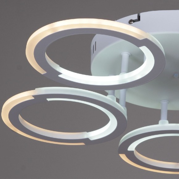 Потолочная светодиодная люстра с пультом управления Reluce 09820-3.3-05 WH