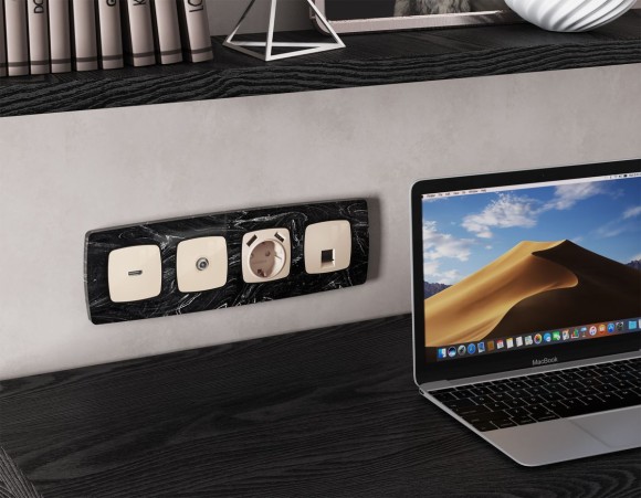 Комплект механизма компьютерной розетки Ambrella Volt RJ-45 (8P8C) CAT6A экранированной с автоматической защитной шторкой OMEGA MO312005 Бежевый глянец QUANT (OP3120, VM185)