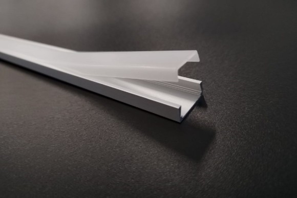 Накладной алюминиевый профиль М1506 Fiberli 14120101