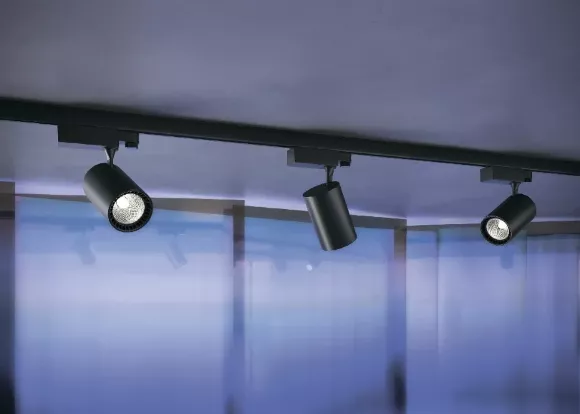 Трековый светильник Maytoni Technical Vuoro TR029-3-20W4K-M-B, крупный план Трековый светильник Maytoni Technical Vuoro TR029-3-20W4K-M-B, крупный план