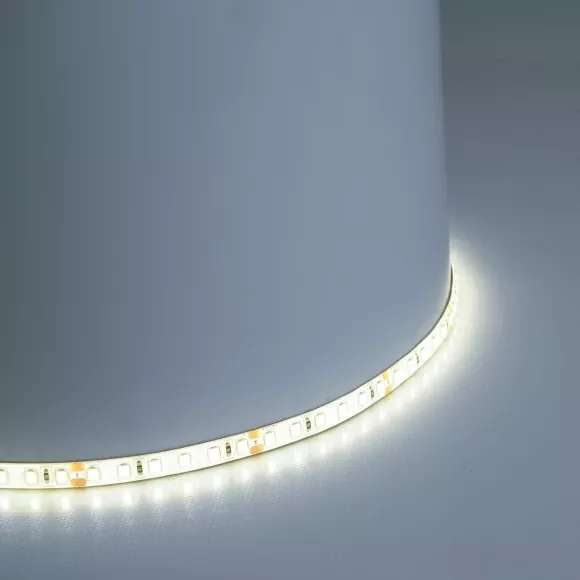 Светодиодная лента Feron LS511 24В 2835 11Вт/м 6000К 5м IP65 51636 Светодиодная лента Feron LS511 24В 2835 11Вт/м 6000К 5м IP65 51636