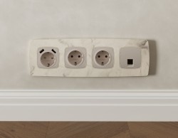 Комплект механизма компьютерной розетки Ambrella Volt RJ-45 (8P8C) CAT6A экранированной с автоматической защитной шторкой OMEGA MO372005 Серо-бежевый матовый QUANT (OP3720, VM185)