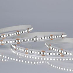 Светодиодная лента Uniel ULS-2835-180LED/m-10mm-IP20-DC24V-17W/m-5M-6500K катушка в герметичной упаковке