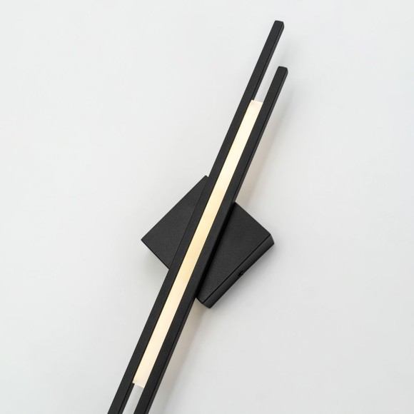 Настенный светильник Modelux ML.728.580 BK