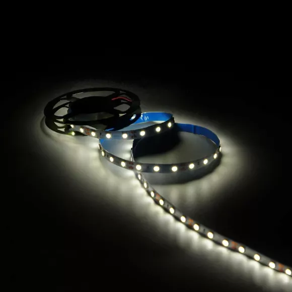 Светодиодная лента Gauss 9,6W/m 120LED/m 2835SMD теплый белый 5M 312000110 Светодиодная лента Gauss 9,6W/m 120LED/m 2835SMD теплый белый 5M 312000110