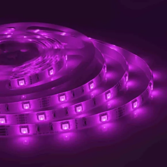 Светодиодная влагозащищенная лента Apeyron 12В 5050 7,2Вт/м RGB 5м IP65 00-41 Светодиодная влагозащищенная лента Apeyron 12В 5050 7,2Вт/м RGB 5м IP65 00-41