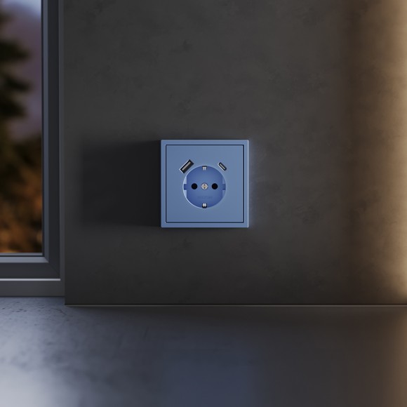 Накладка для розетки с заземлением и защитными шторками, с USB A+C Voltum S70 (деним) VLS001015