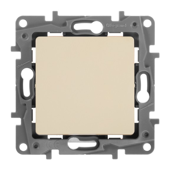 Выключатель кнопочный одноклавишный Legrand Etika 6A 250V слоновая кость 672314