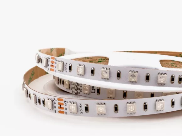 Светодиодная лента LEDS POWER 5050 60/м (14,4Вт/м) 24В RGB 001883 Светодиодная лента LEDS POWER 5050 60/м (14,4Вт/м) 24В RGB 001883