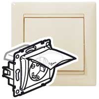 Розетка с/з со шторками с защитной крышкой Legrand Valena Classic 695640