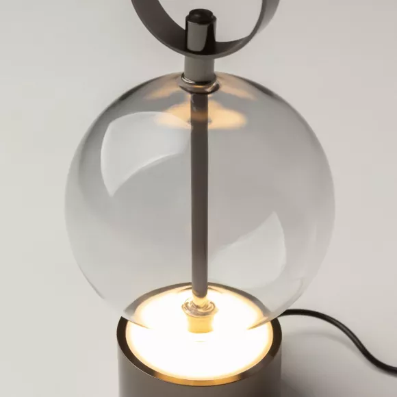 Настольная лампа с аккумулятором Maytoni Double Moon MOD478RL-L3B3K, декоративные элементы крупным планом