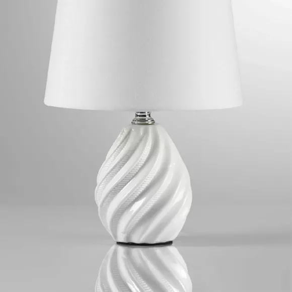 Настольная лампа Lumion Moderni Keila 8143/1T, Белый, Керамика, Ткань, декоративные элементы крупным планом Настольная лампа Lumion Moderni Keila 8143/1T, Белый, Керамика, Ткань, декоративные элементы крупным планом