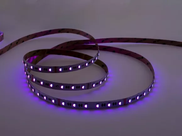 Светодиодная лента LEDS POWER 5050 60/м (19,2Вт/м) 24В RGBWW 004143 Светодиодная лента LEDS POWER 5050 60/м (19,2Вт/м) 24В RGBWW 004143