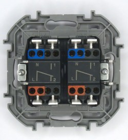 Переключатель двухклавишный Legrand Inspiria 673667