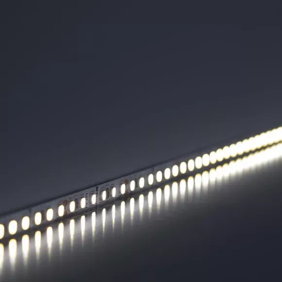 Светодиодная лента Feron 17W/m 180LED/m 2835SMD белый 5M LS616 41530 Светодиодная лента Feron 17W/m 180LED/m 2835SMD белый 5M LS616 41530