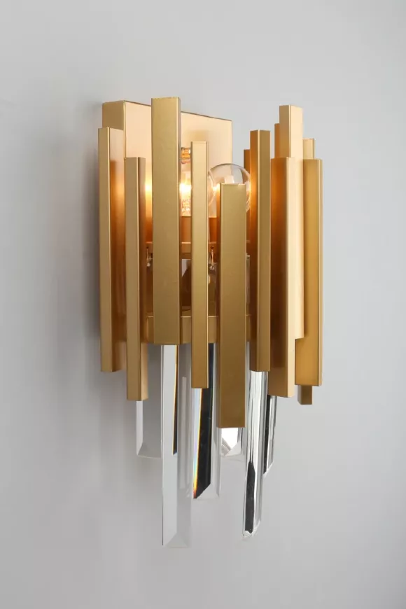 Бра Omnilux OML-72801-02, Матовое золото, Золото, Металл, декоративные элементы крупным планом Бра Omnilux OML-72801-02, Матовое золото, Золото, Металл, декоративные элементы крупным планом