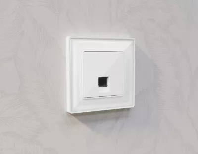 Комплект механизма компьютерной розетки RJ-45 экранированной с автоматической защитной шторкой Alfa Белый глянец Quant Ambrella Volt MA112005 (AP1120, VM185)