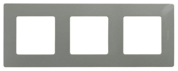 Рамка 3-постовая Legrand Etika светлая галька 672523