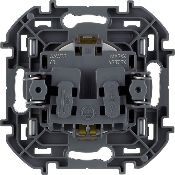 Розетка с/з со шторками Legrand Inspiria 673730