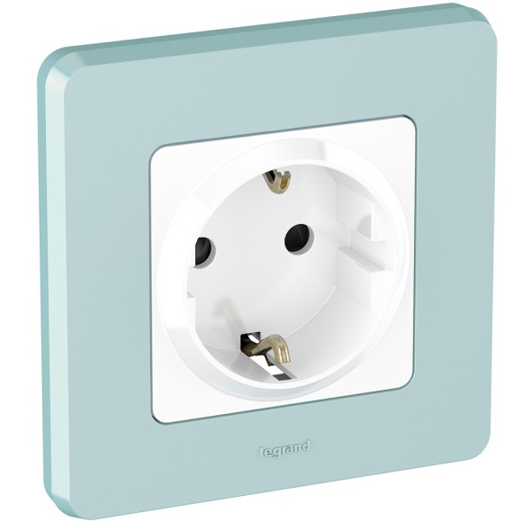Розетка с/з со шторками Legrand Inspiria 673730
