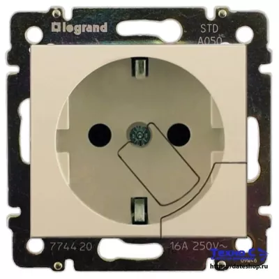 Розетка 2К+3 Legrand Valena 16A 250V с/з механической системой выталкивания вилки винтовой зажим слоновая кость 774395