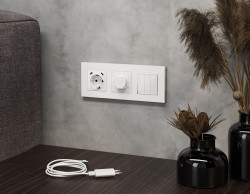 Комплект механизма электрической розетки 2USB С+C 20W с/з на винтовых зажимах 16A-250V Alfa Белый матовый Quant Ambrella Volt MA130510 (AP1305, VM165)