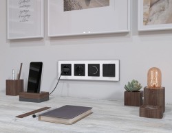 Комплект механизма электрической розетки 2USB С+C 20W с/з на винтовых зажимах 16A-250V Alfa Черный матовый Quant Ambrella Volt MA810510 (AP8105, VM165)