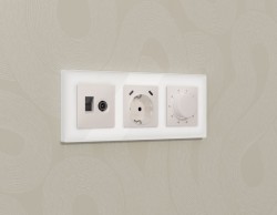 Лицевая панель Alfa (Жемчуг) для электрической розетки с/з со шторками 2USB C+C Quant Ambrella Volt AP2105