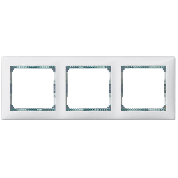 Рамка трехместная Legrand Valena Classic 694245