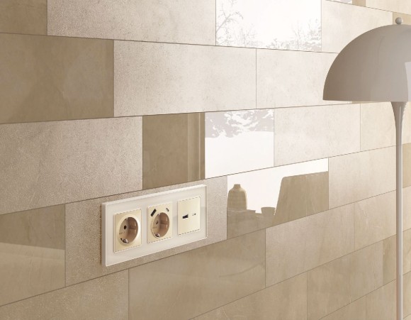 Рамка трехместная Ambrella Volt Arctic AF580303