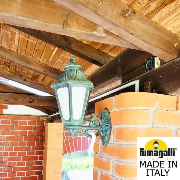 Уличный настенный светильник Fumagalli Anna E22.131.000.VYF1R
