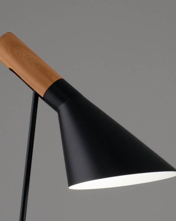 Настольная лампа Moderli Turin V11333-1T