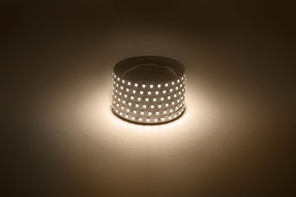 Светодиодная лента Эра 12В 2835 9,6Вт/м 3000K 5м IP20 LS2835-120LED-IP20-WW Б0035596