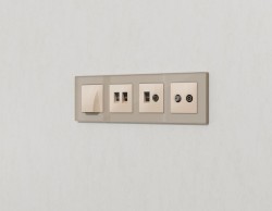 Комплект механизма розетки компьютерной + TV оконечной RJ-45 с автоматической защитной шторкой Alfa Бежевый глянец Ambrella Volt MA312510 (AP3125, VM195)