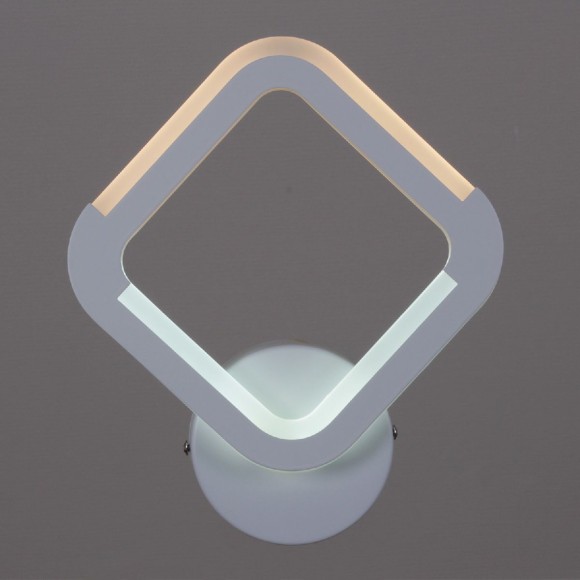 Настенный светильник Reluce 09821-3.2-01 WH