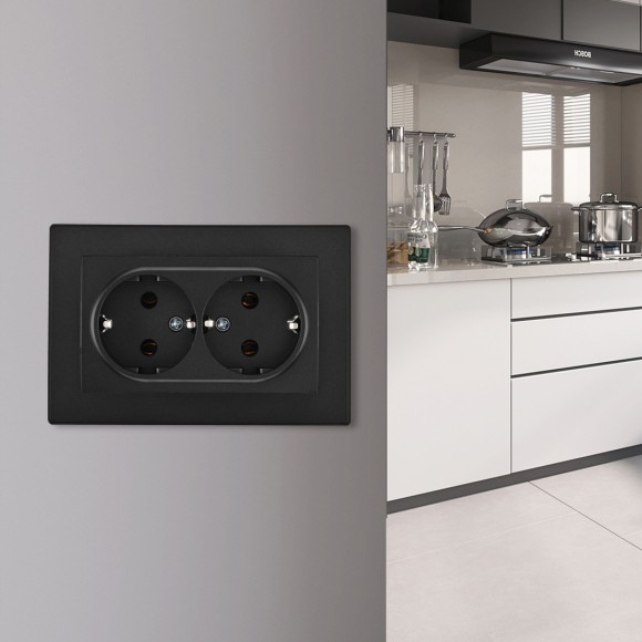 Розетка двойная с/з и шторками Arte Milano SET06-double-40-2 black