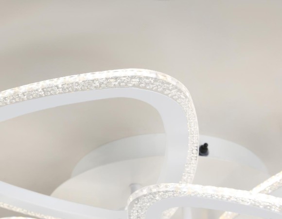 Потолочная светодиодная люстра с пультом управления Ambrella Light Original FA4515