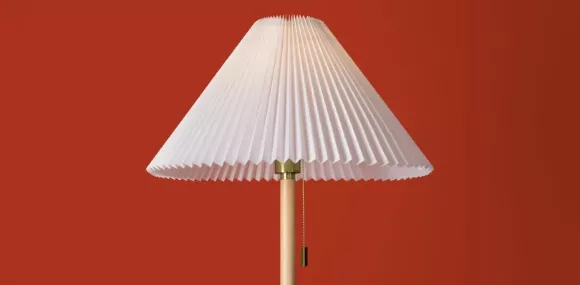 Торшер Freya Kinsley FR5533FL-01BS, Латунь, Белый, Металл, крупный план Торшер Freya Kinsley FR5533FL-01BS, Латунь, Белый, Металл, крупный план
