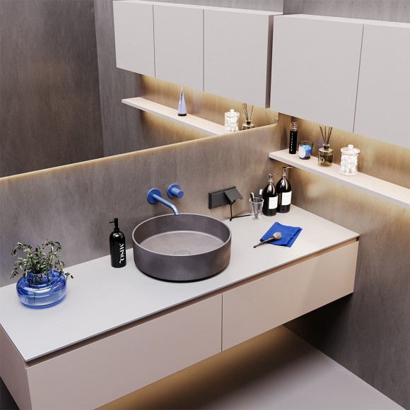 Розетка с защитными шторками и крышкой Voltum S70 VLS040307