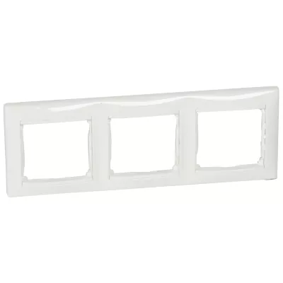 Рамка трехместная Legrand Valena Classic 694242