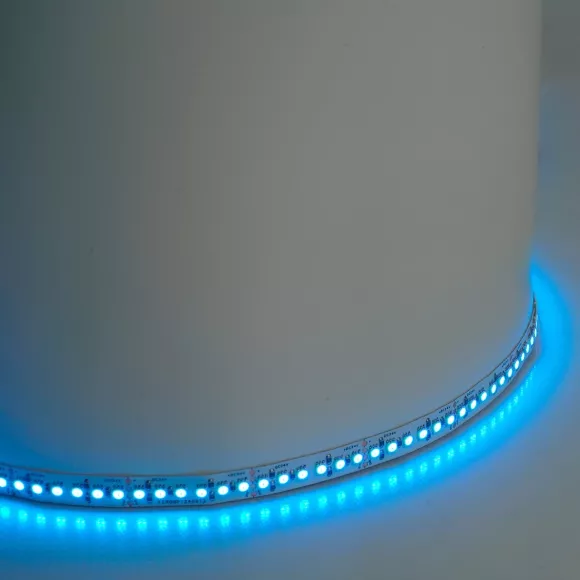 Светодиодная лента Feron LS502 24В 5050 16Вт/м RGB 5м IP20 51824 Светодиодная лента Feron LS502 24В 5050 16Вт/м RGB 5м IP20 51824