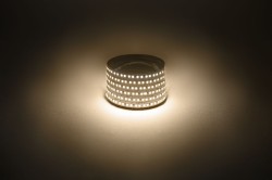 Светодиодная лента Эра 12В 2835 14,4Вт/м 3000K 5м IP20 LS2835-14,4-180-12-3000K-IP20-1 year-5m Б0059903