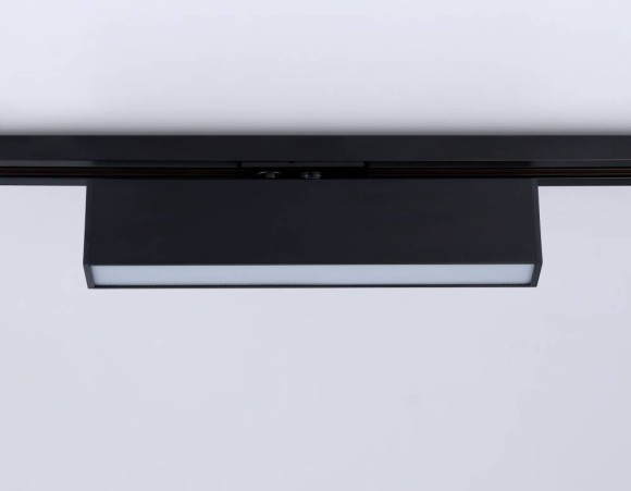 Трековый однофазный светильник Ambrella Light Track System GL6767